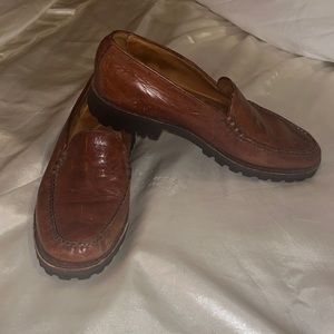 7.5 AA LADIES COLE HAAN CHUNKY SOLE LOAFERS. Never worn.